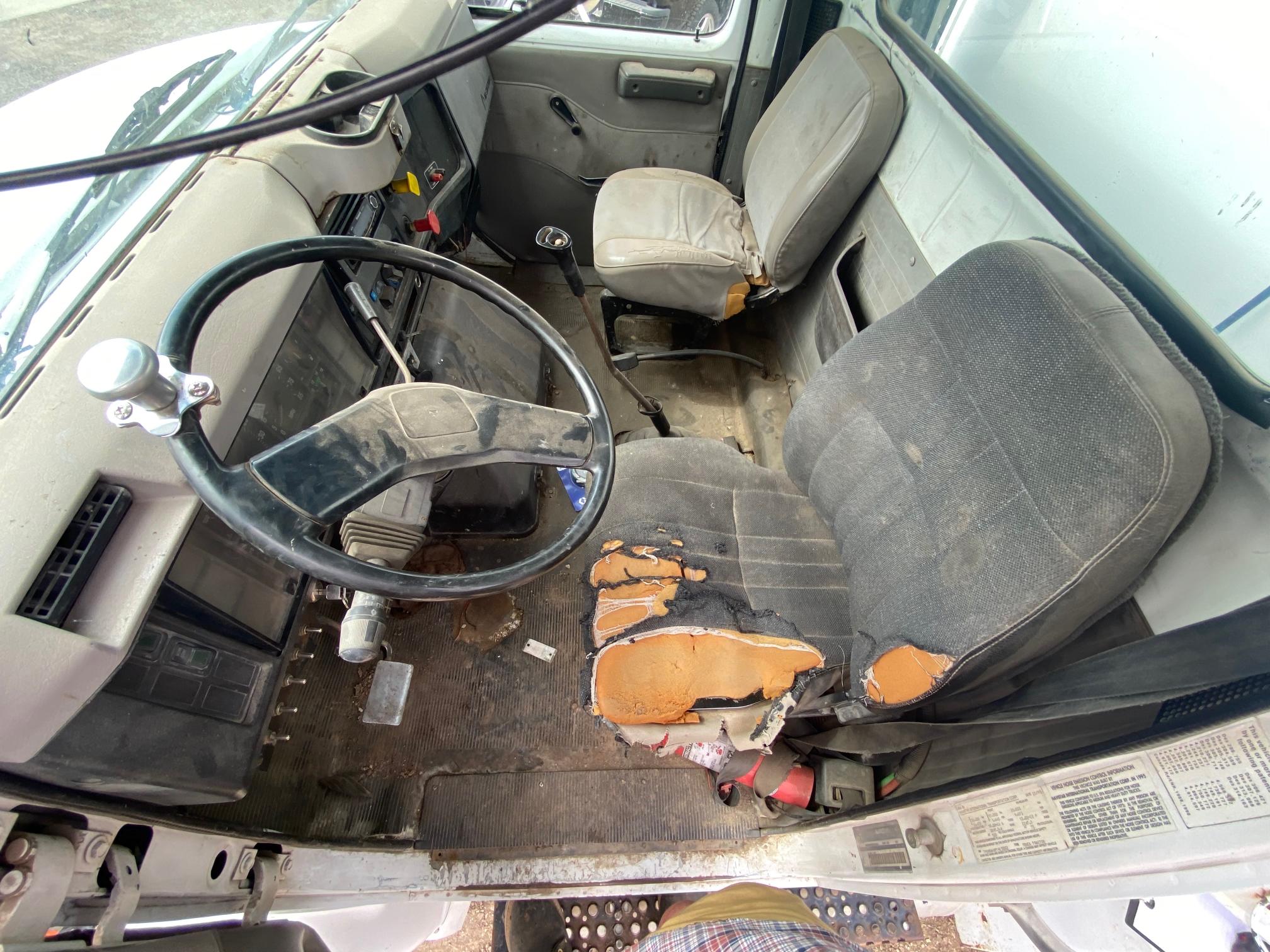 1995 INTERNATIONAL 8100 - Image 10